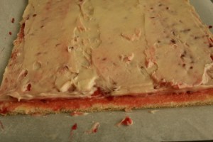 Scrape off the filling from the edges